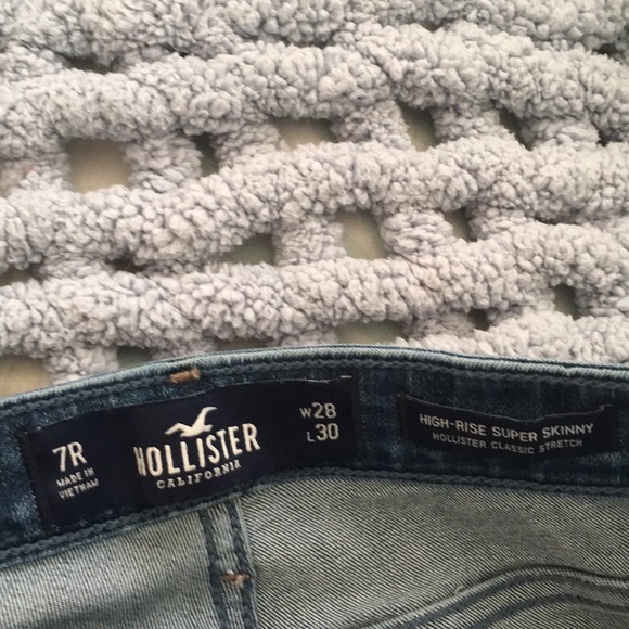Hi-rise super skinny Hollister jean - Picture 2 of 3
